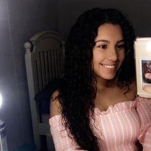 Meet your Posher, Vanessa